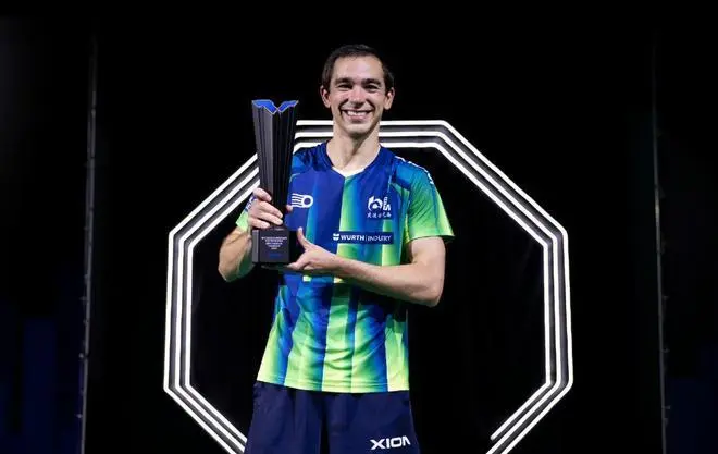 巴西乒乓球选手雨果逆转战胜德国选手杜达 世乒联WTT赛事爆冷