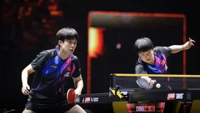 中国羽毛球队全胜晋级 男单男双混双八场赛事保持不败