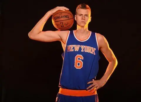 中国女篮后卫李缘入选国家队引热议，宫鲁鸣选人标准受关注