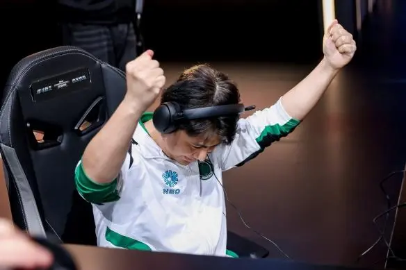 职业格斗选手转战电竞领域,百万奖金赛事引发行业关注