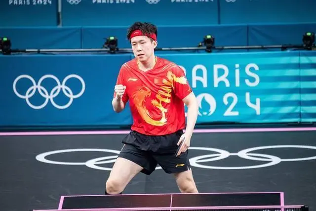 中国乒乓球队教练吴敬平回应外协研究樊振东技术 强调其综合实力优势