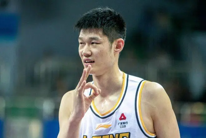 胡明轩状态低迷但广东队仍以微弱优势赢得关键比赛