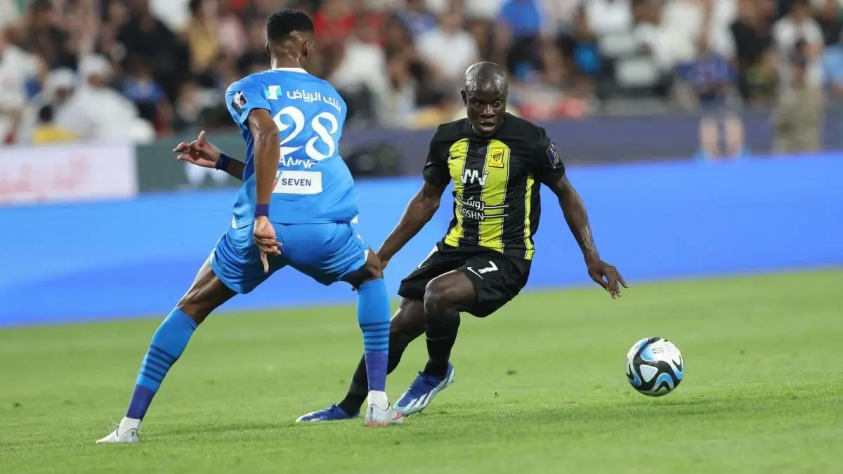 详细阅读:法甲赛场再掀波澜:巴黎FC追逐34岁坎特可行性分析 法甲赛场再掀波澜:巴黎FC追逐34岁坎特可行性分析