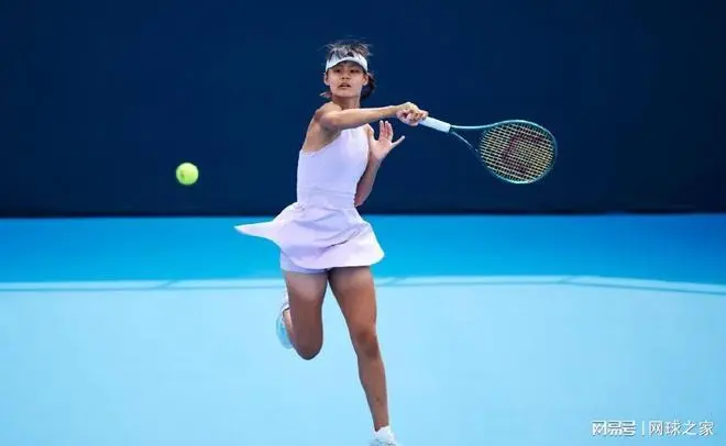 中国15岁网球少女橘子碗赛夺冠创历史 郑钦文昔日遗憾终得弥补