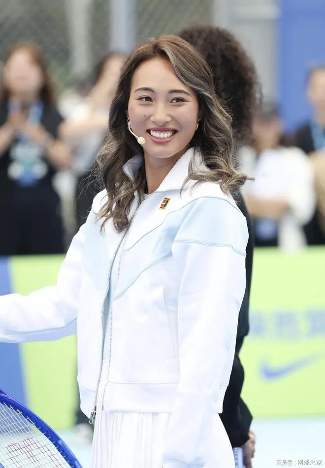 郑钦文与莱巴金娜将在墨尔本进行澳网表演赛备战新赛季