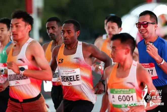 埃塞俄比亚选手包揽2025广州马拉松男女组冠军 中国选手扎西次仁获男子季军